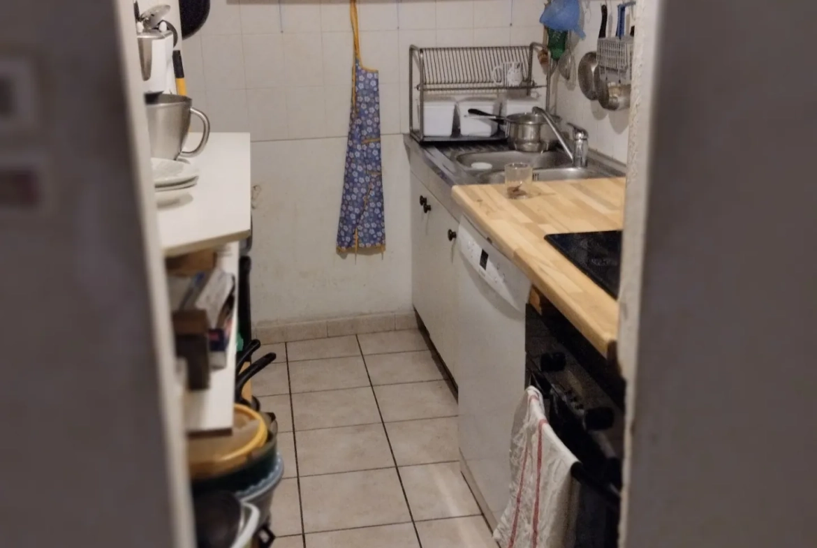 Appartement T3 de 72 m² à Chichilianne, vue sur la place du village 