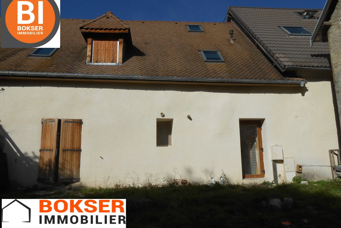 Appartement T3 de 72 m² à Chichilianne, vue sur la place du village 