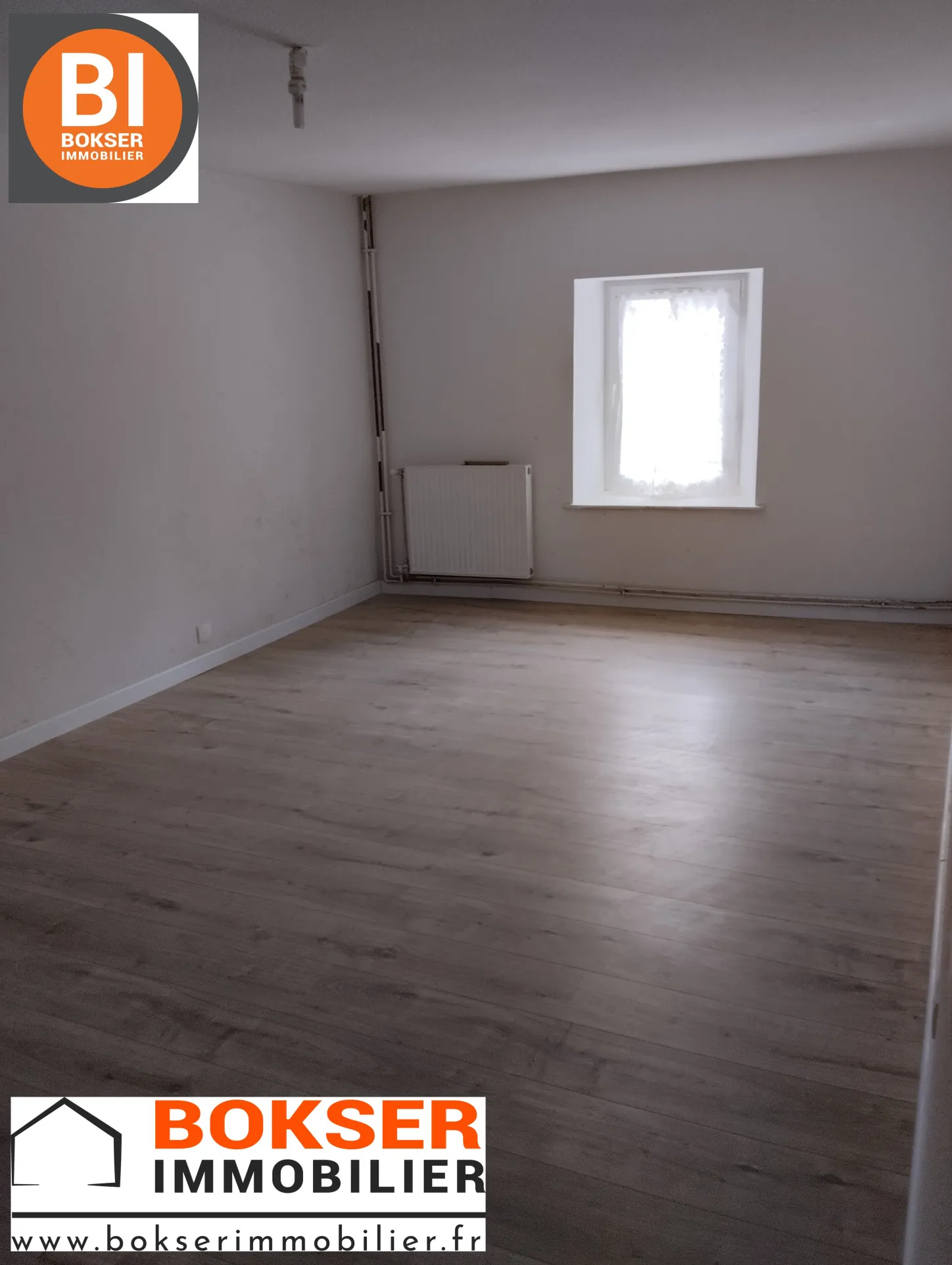 Appartement T3 de 72 m² à Chichilianne, vue sur la place du village 