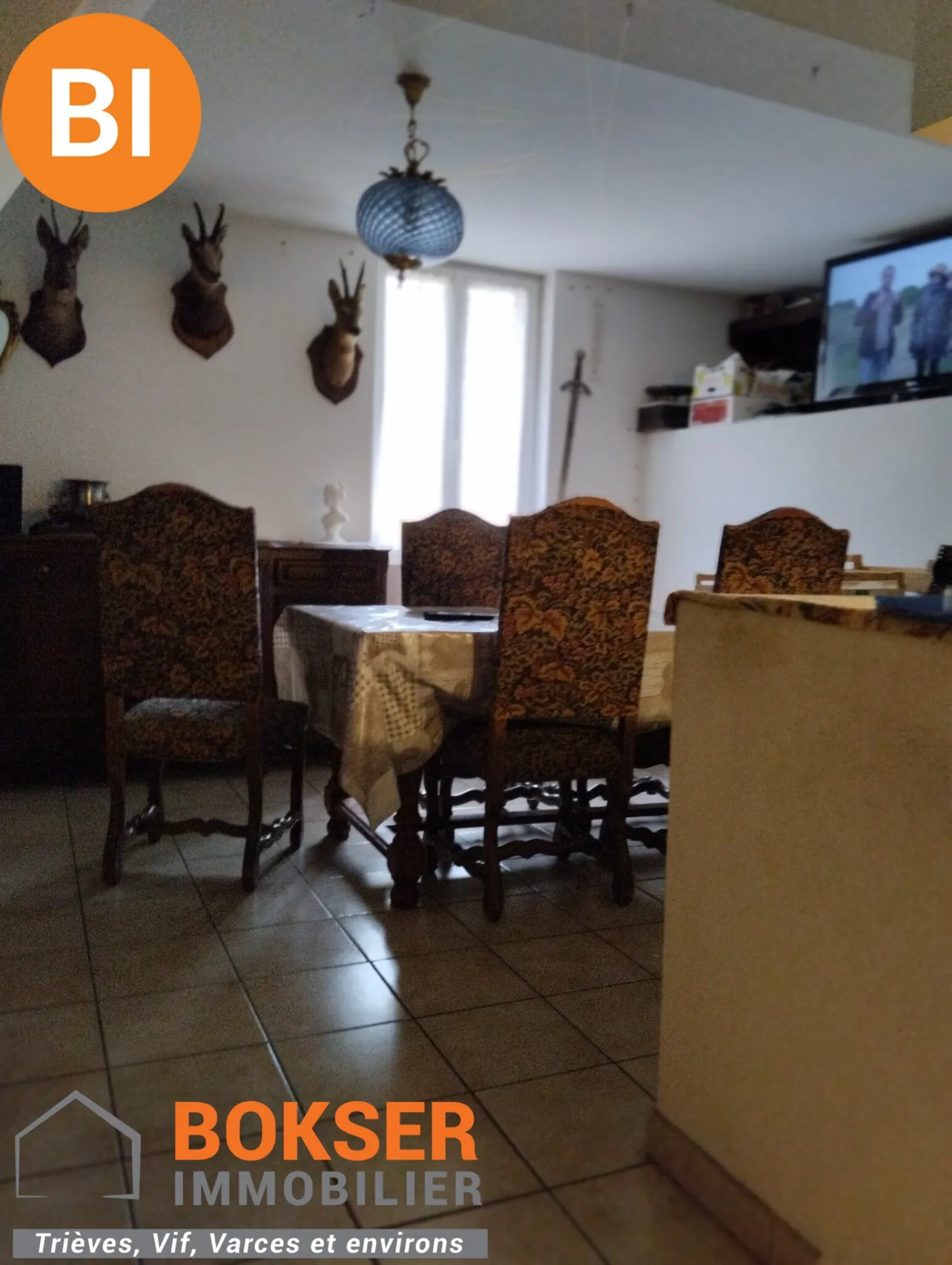 Appartement T3 de 72 m² à Chichilianne, vue sur la place du village 