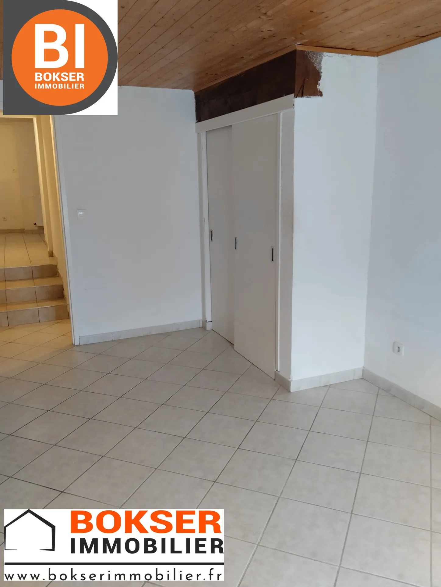 Appartement T3 de 72 m² à Chichilianne, vue sur la place du village 
