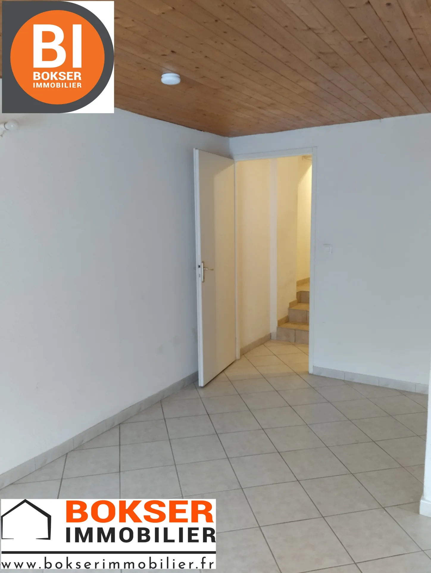 Appartement T3 de 72 m² à Chichilianne, vue sur la place du village 