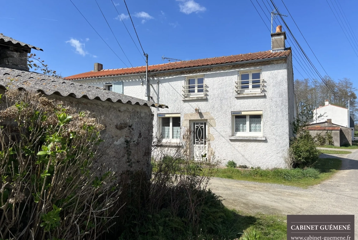 Maison à rénover à La Planche avec terrain et dépendances – Potentiel exceptionnel 