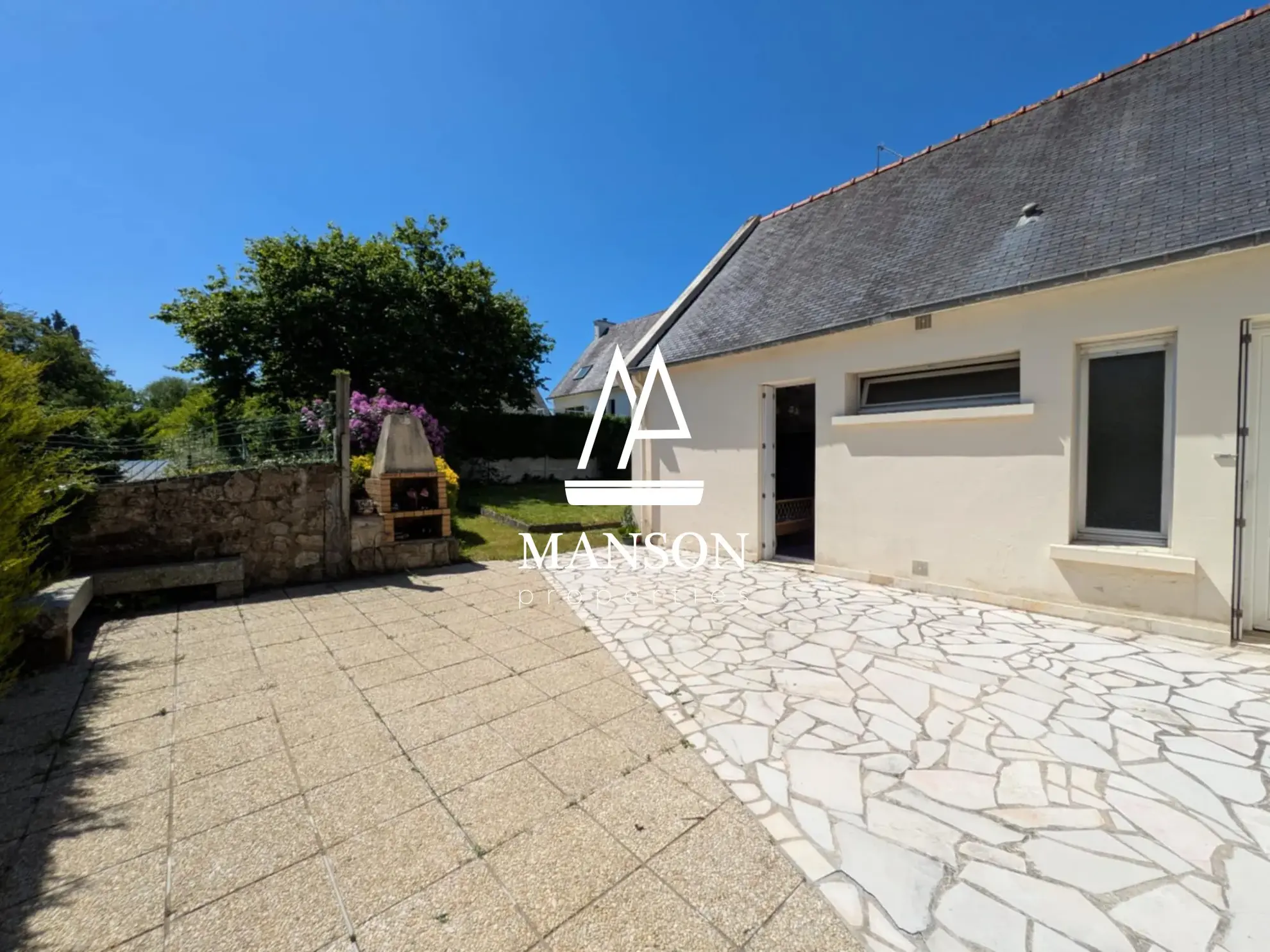 Maison de plain-pied à rénover à Ploumagoar, 4 pièces, 106 m², Sud 