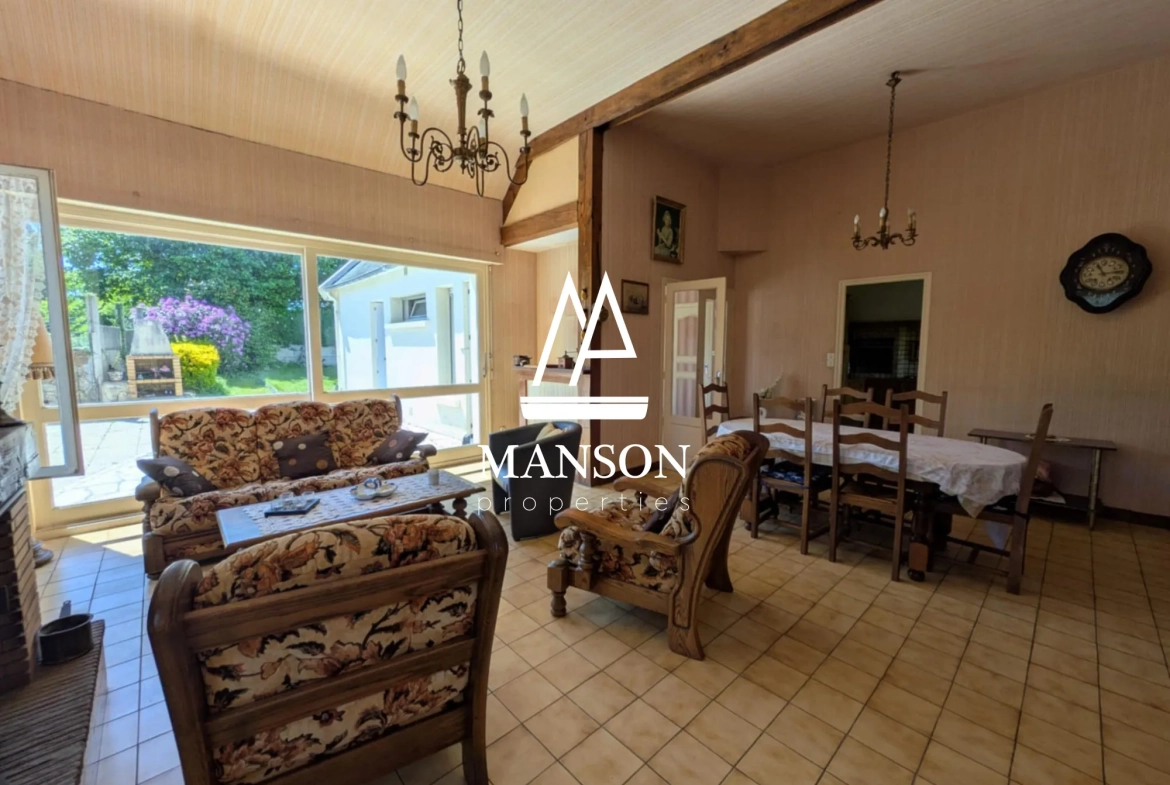Maison de plain-pied à rénover à Ploumagoar, 4 pièces, 106 m², Sud 