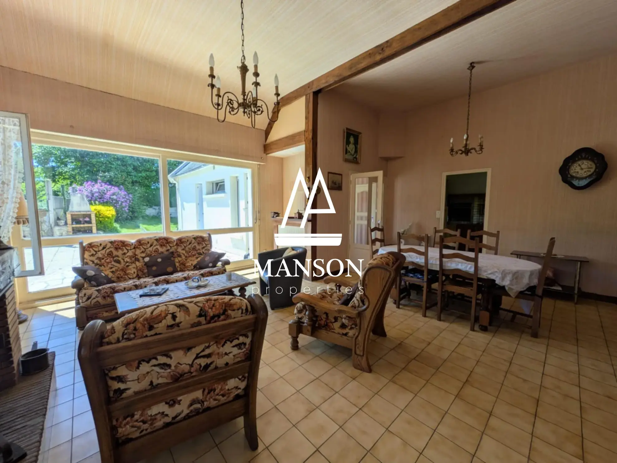 Maison de plain-pied à rénover à Ploumagoar, 4 pièces, 106 m², Sud 