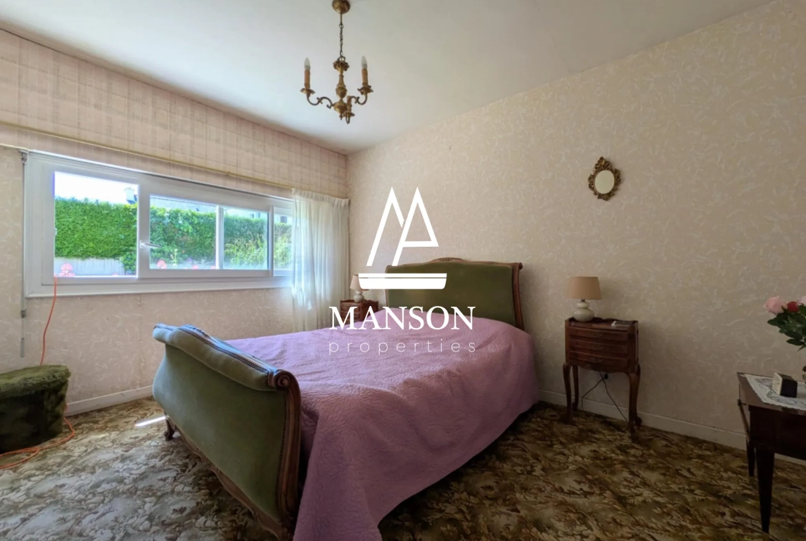 Maison de plain-pied à rénover à Ploumagoar, 4 pièces, 106 m², Sud 