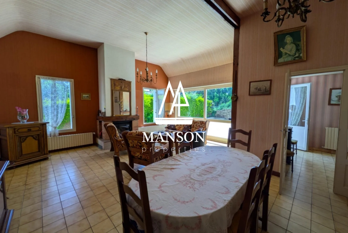 Maison de plain-pied à rénover à Ploumagoar, 4 pièces, 106 m², Sud 