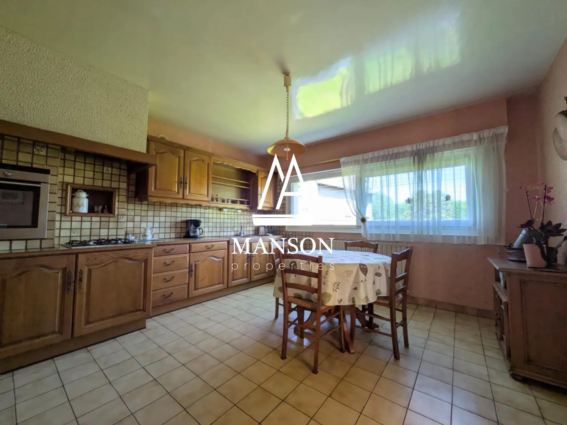 Maison de plain-pied à rénover à Ploumagoar, 4 pièces, 106 m², Sud 