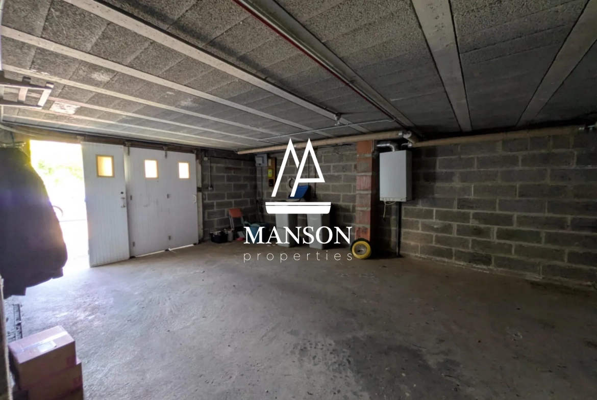Maison de plain-pied à rénover à Ploumagoar, 4 pièces, 106 m², Sud 