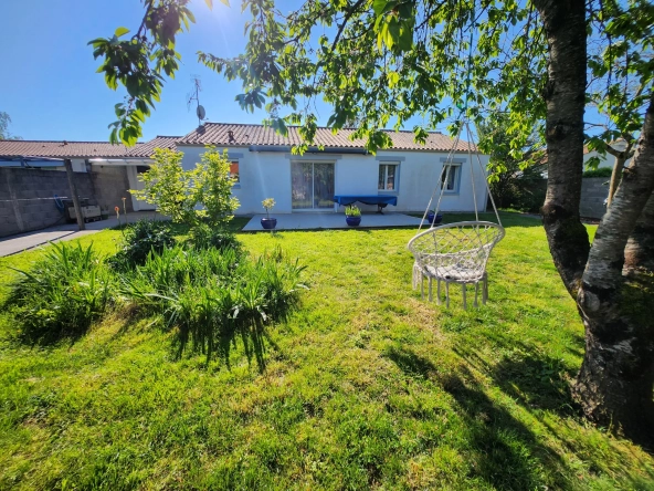 Maison de plain-pied à Luçon avec 4 chambres, bureau et piscine – 125 m²