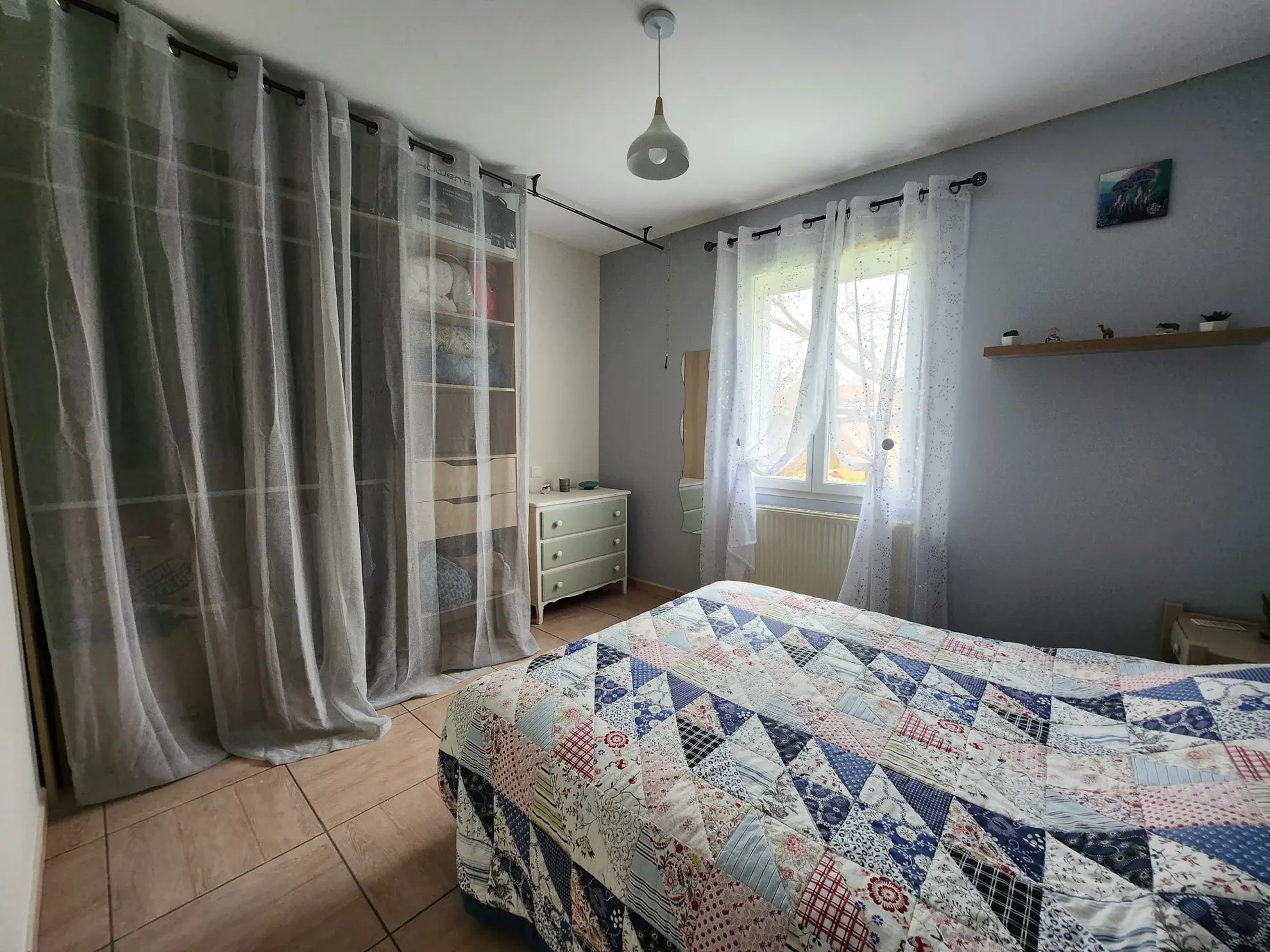Maison de plain-pied à Luçon avec 4 chambres, bureau et piscine – 125 m² 