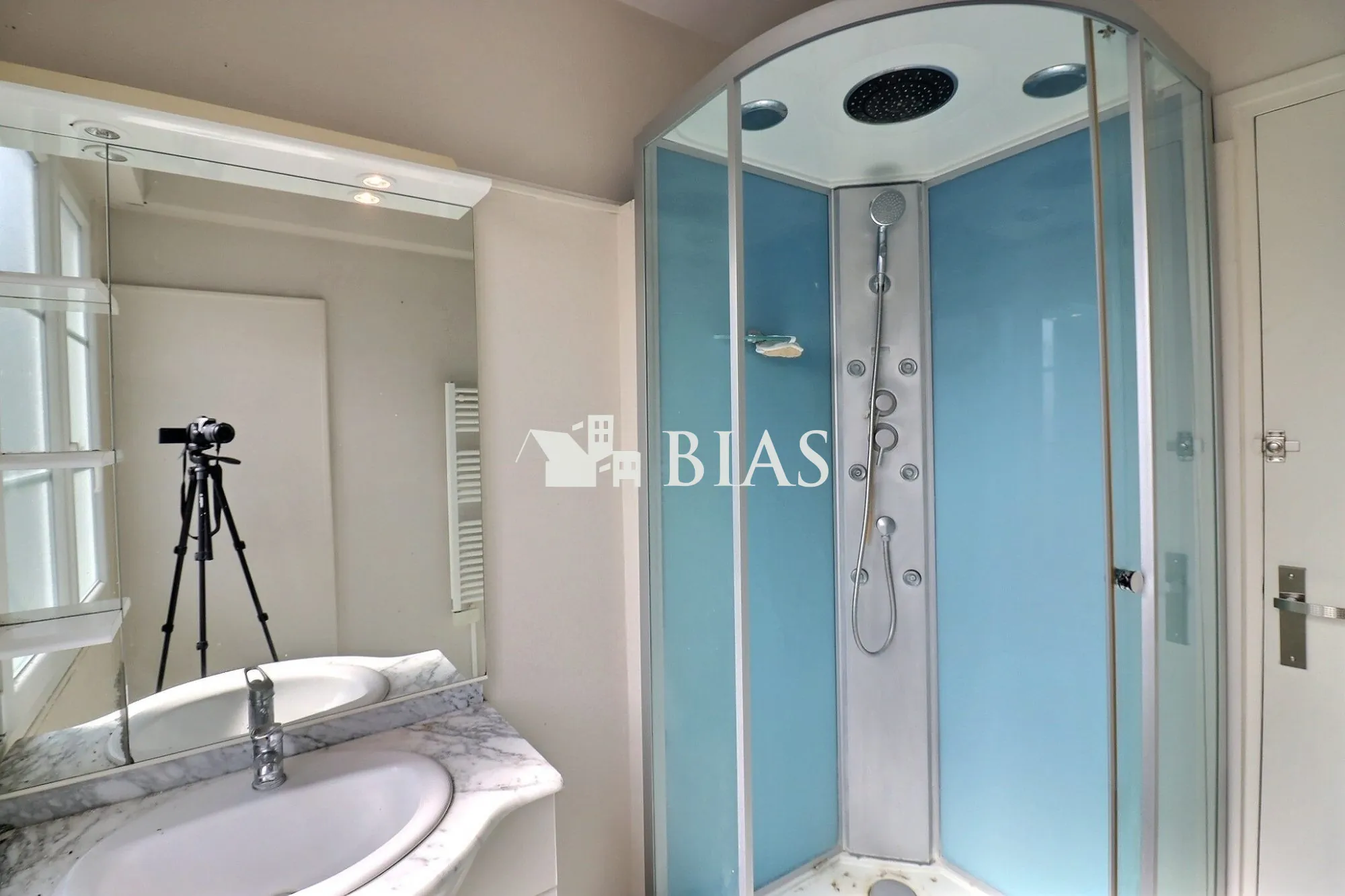 Appartement lumineux de 90m² avec 3 chambres au cœur de Lisieux 