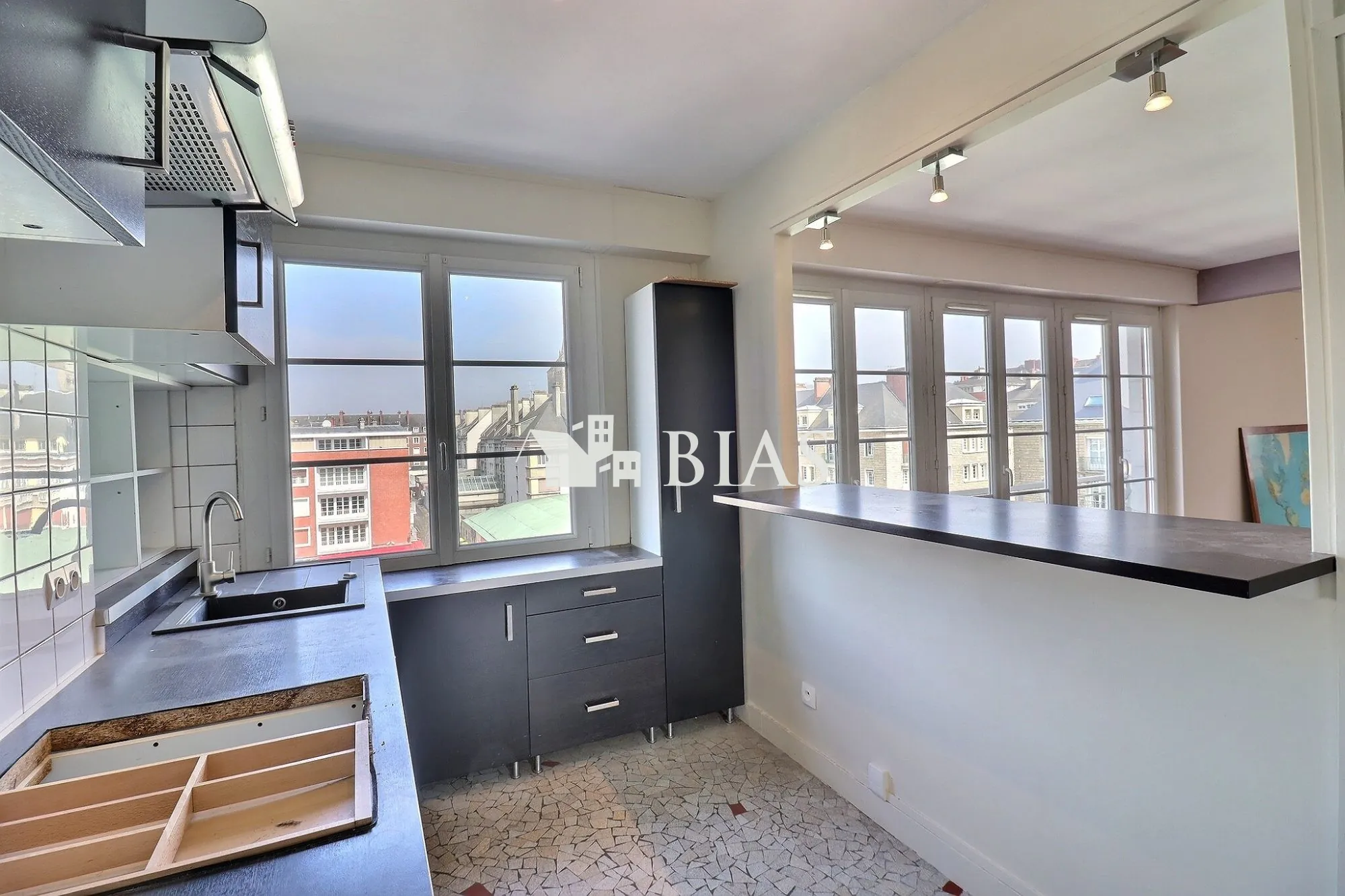 Appartement lumineux de 90m² avec 3 chambres au cœur de Lisieux 