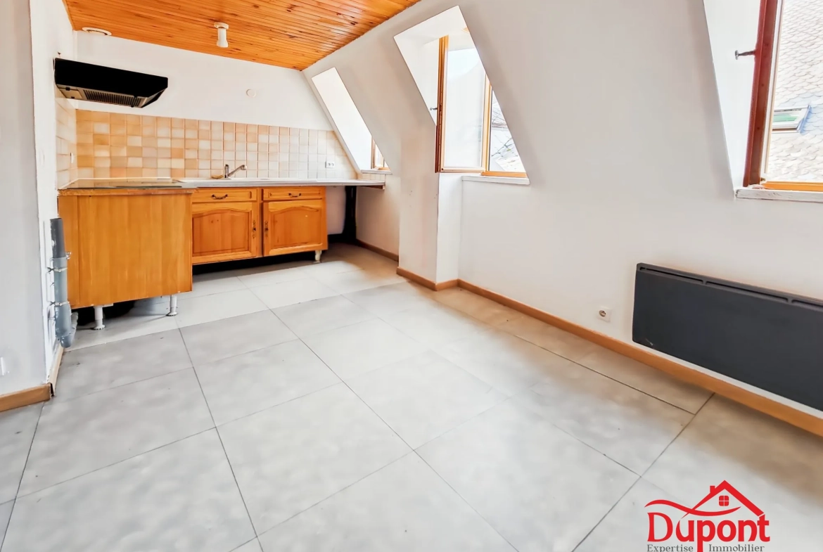 Immeuble à Revin avec 3 appartements, idéal investisseurs ou famille 