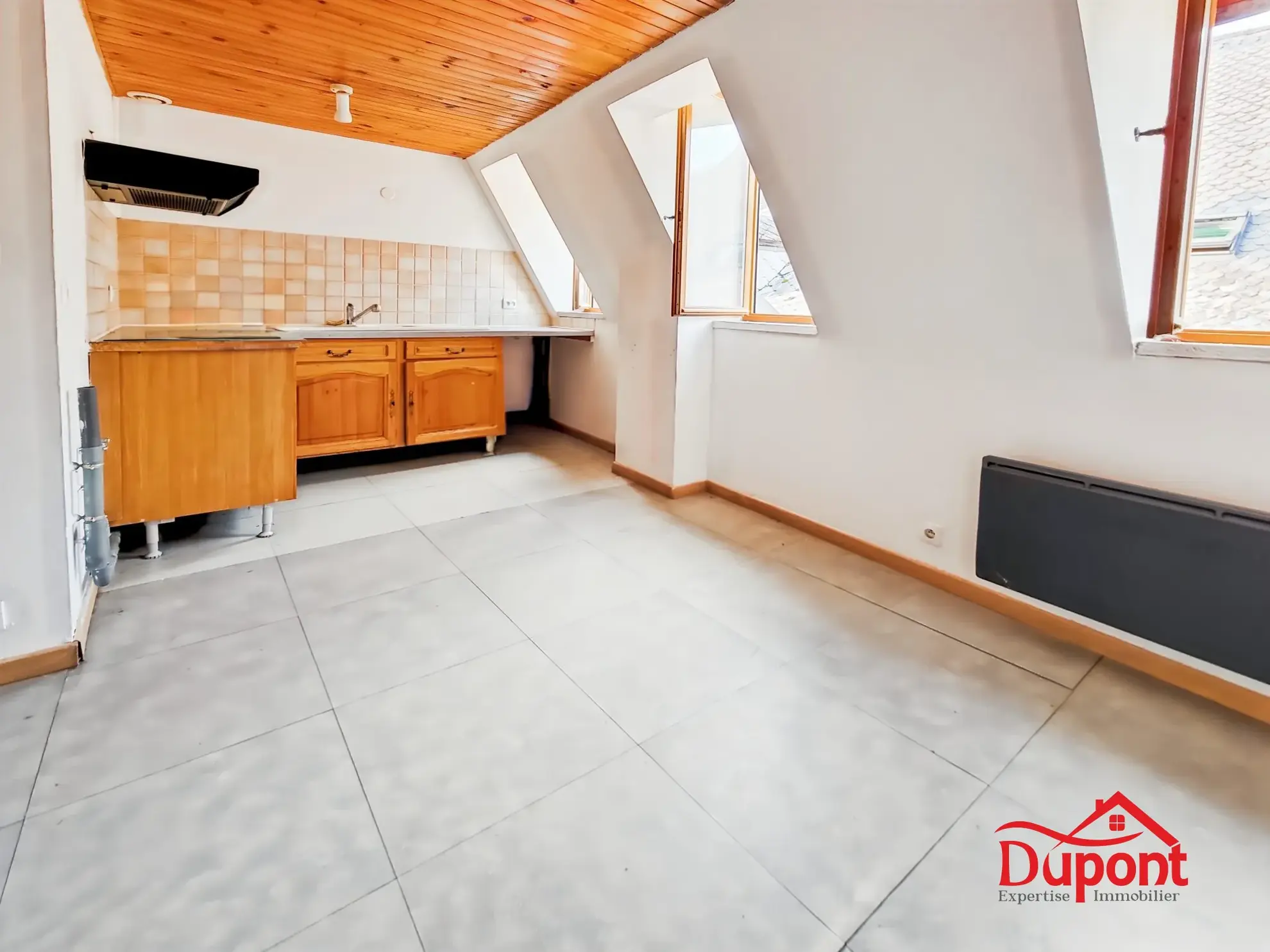 Immeuble à Revin avec 3 appartements, idéal investisseurs ou famille 