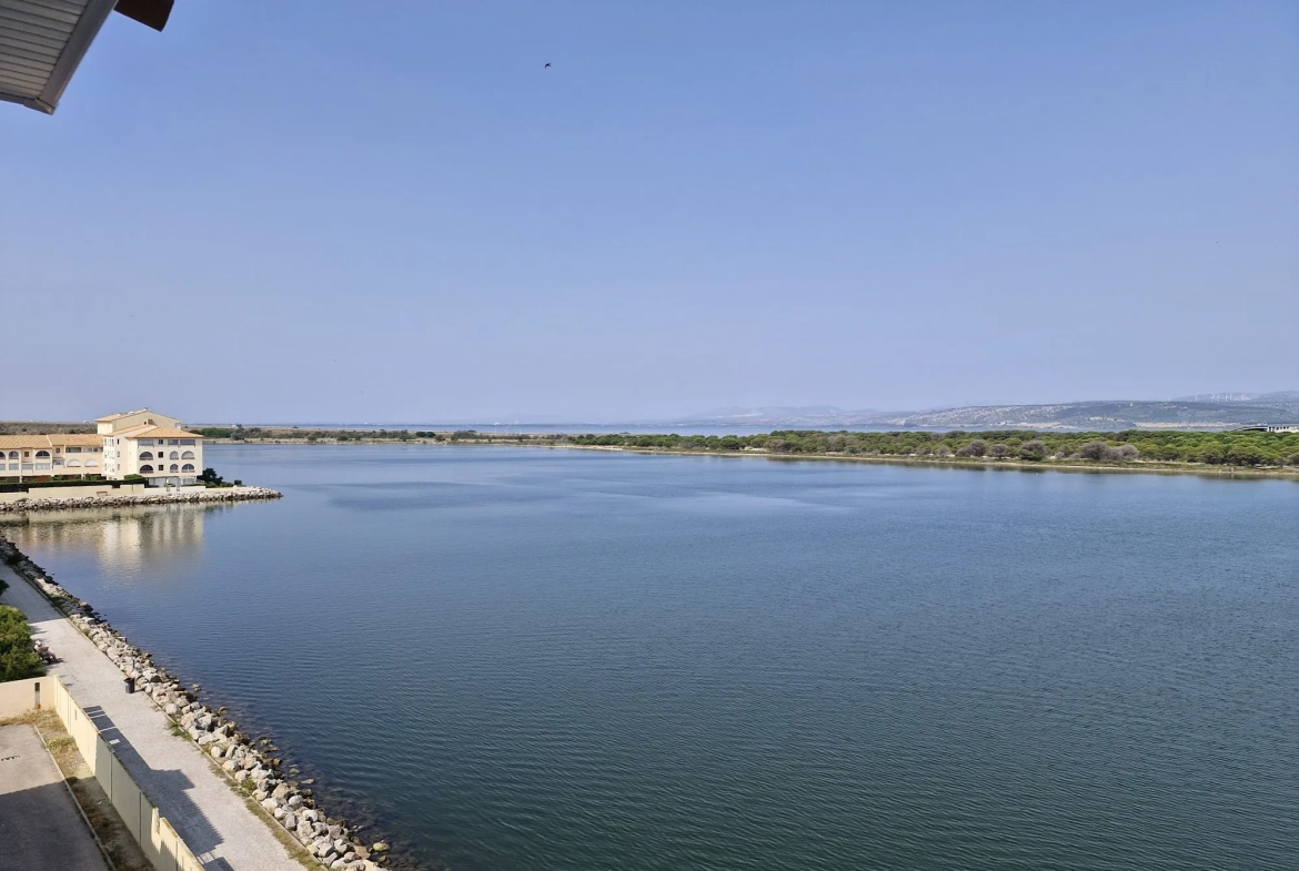 A vendre appartement T2 avec vue canal à Port Leucate, proche plage 