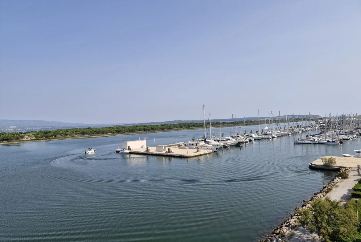 A vendre appartement T2 avec vue canal à Port Leucate, proche plage 