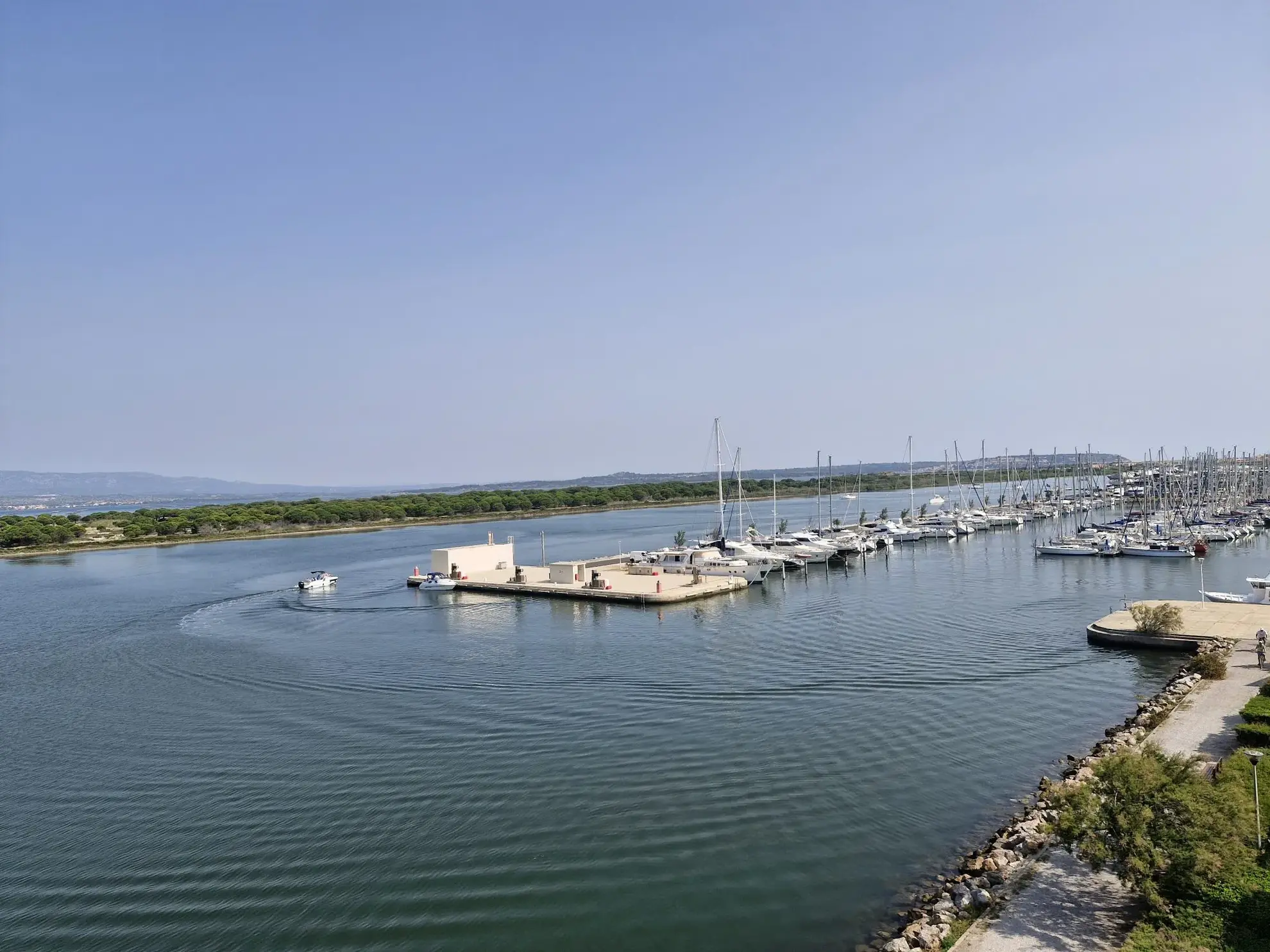 A vendre appartement T2 avec vue canal à Port Leucate, proche plage 
