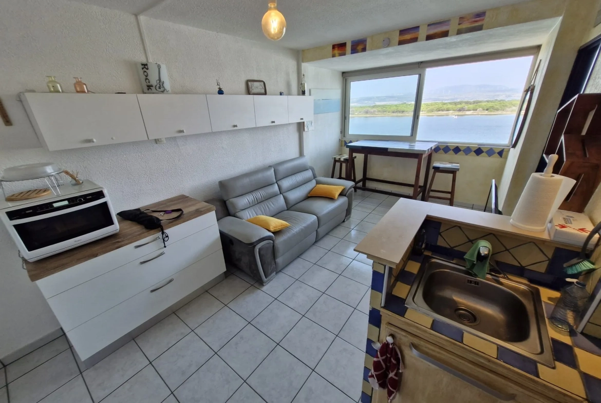 A vendre appartement T2 avec vue canal à Port Leucate, proche plage 