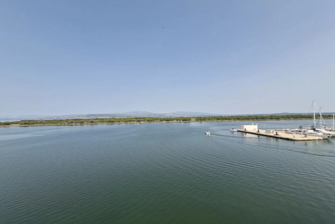 A vendre appartement T2 avec vue canal à Port Leucate, proche plage 