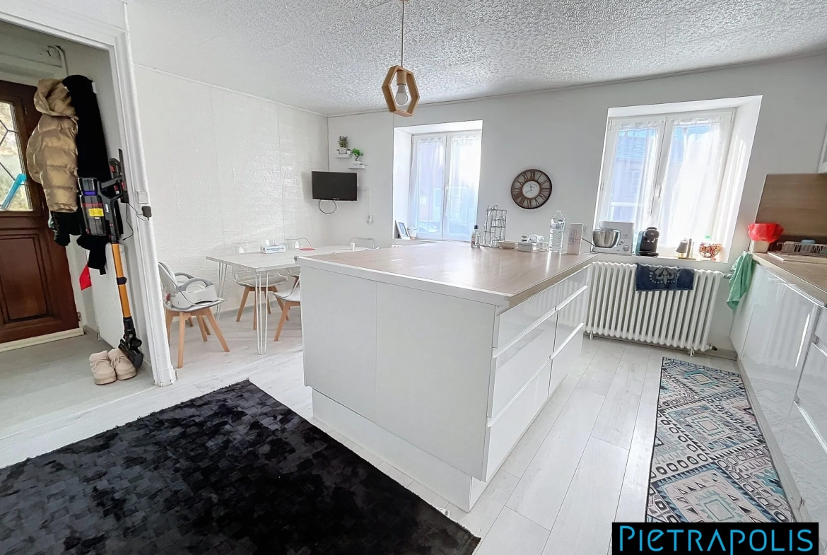 Maison rénovée avec garage et jardin à Pietrapolis, proximité Belleville et Villefranche-sur-Saône 