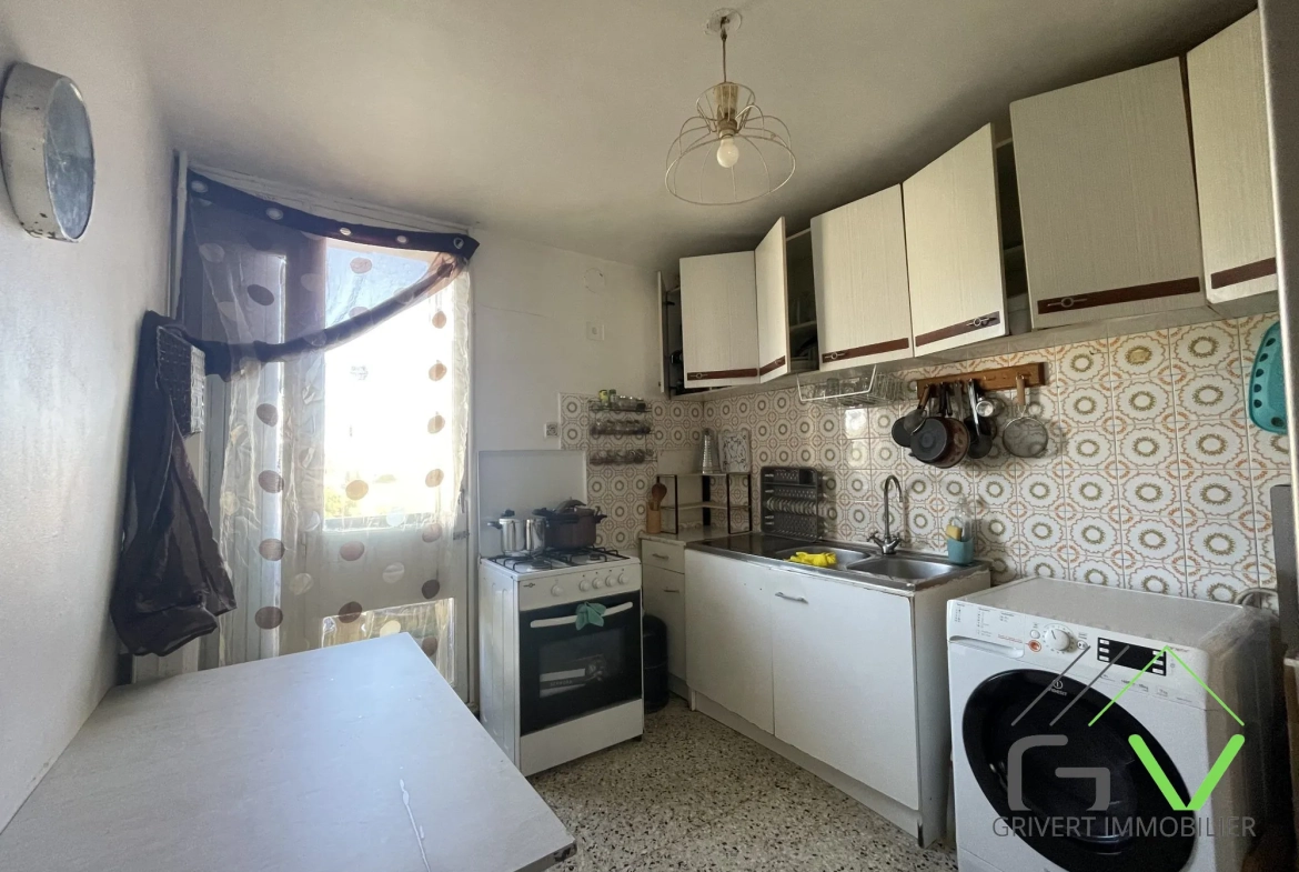 Appartement 4 pièces à vendre à Pissevin, Nîmes, avec terrasse et parking 