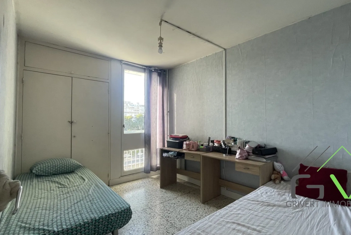 Appartement 4 pièces à vendre à Pissevin, Nîmes, avec terrasse et parking 