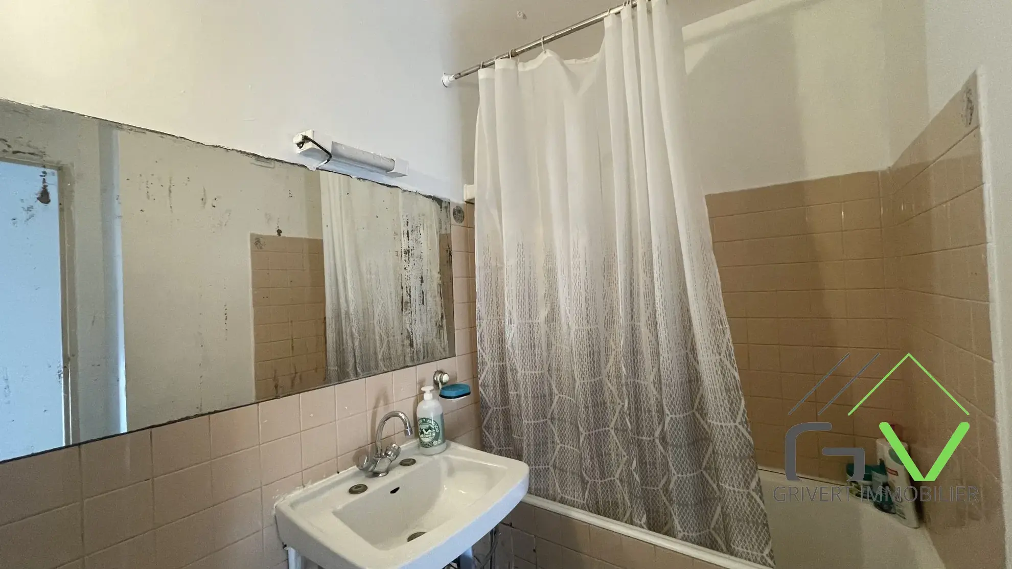 Appartement 4 pièces à vendre à Pissevin, Nîmes, avec terrasse et parking 
