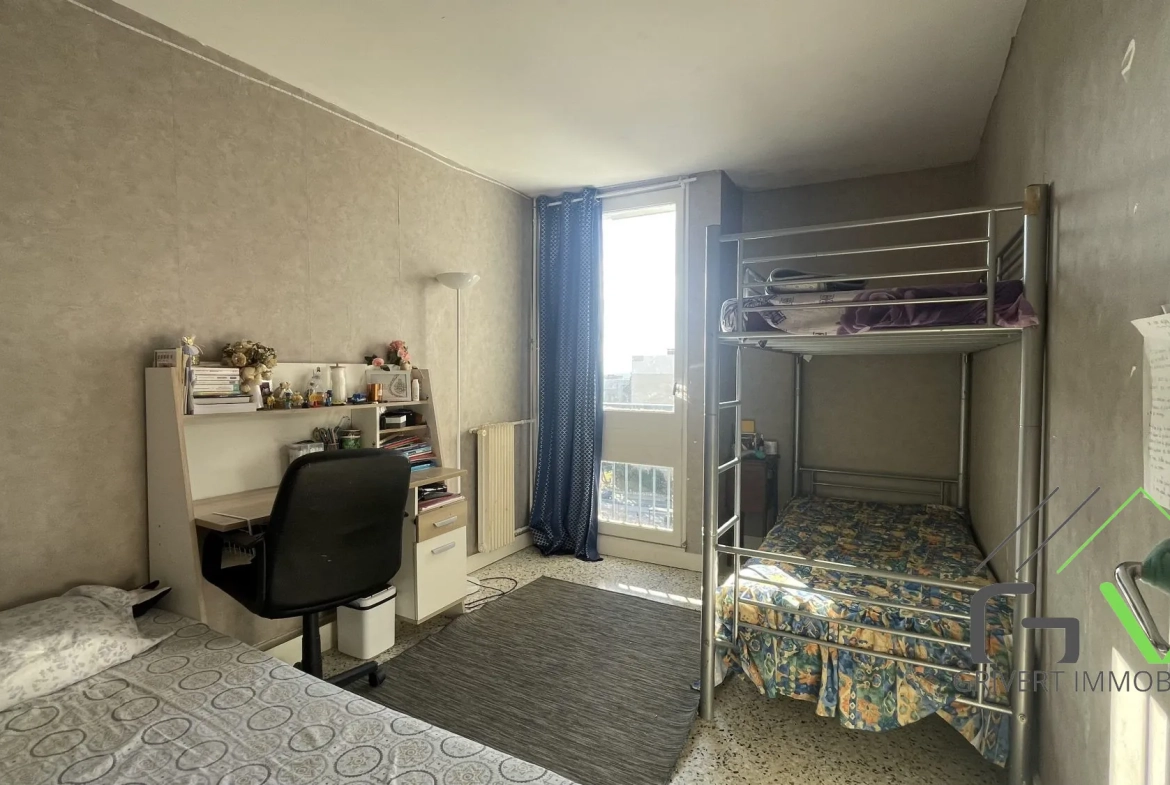 Appartement 4 pièces à vendre à Pissevin, Nîmes, avec terrasse et parking 