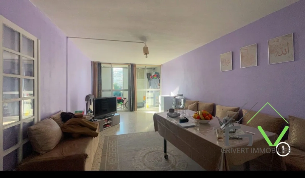 Appartement 4 pièces à vendre à Pissevin, Nîmes, avec terrasse et parking