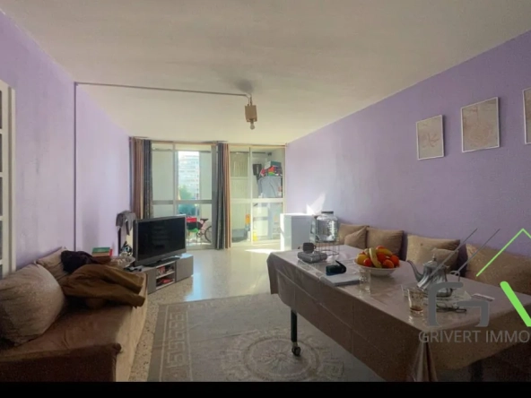 Appartement 4 pièces à vendre à Pissevin, Nîmes, avec terrasse et parking