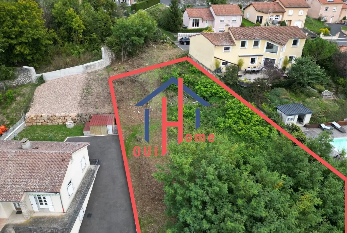 Terrain constructible avec vue panoramique à Brives-Charensac - 851m² 