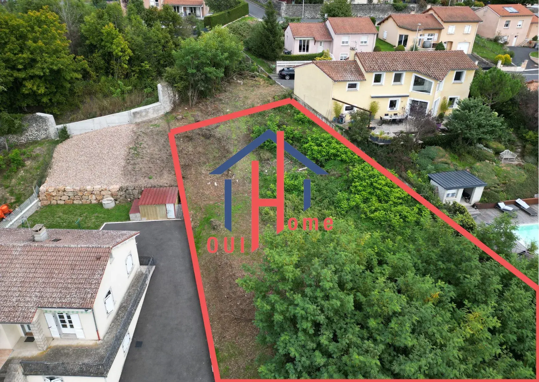 Terrain constructible avec vue panoramique à Brives-Charensac - 851m² 