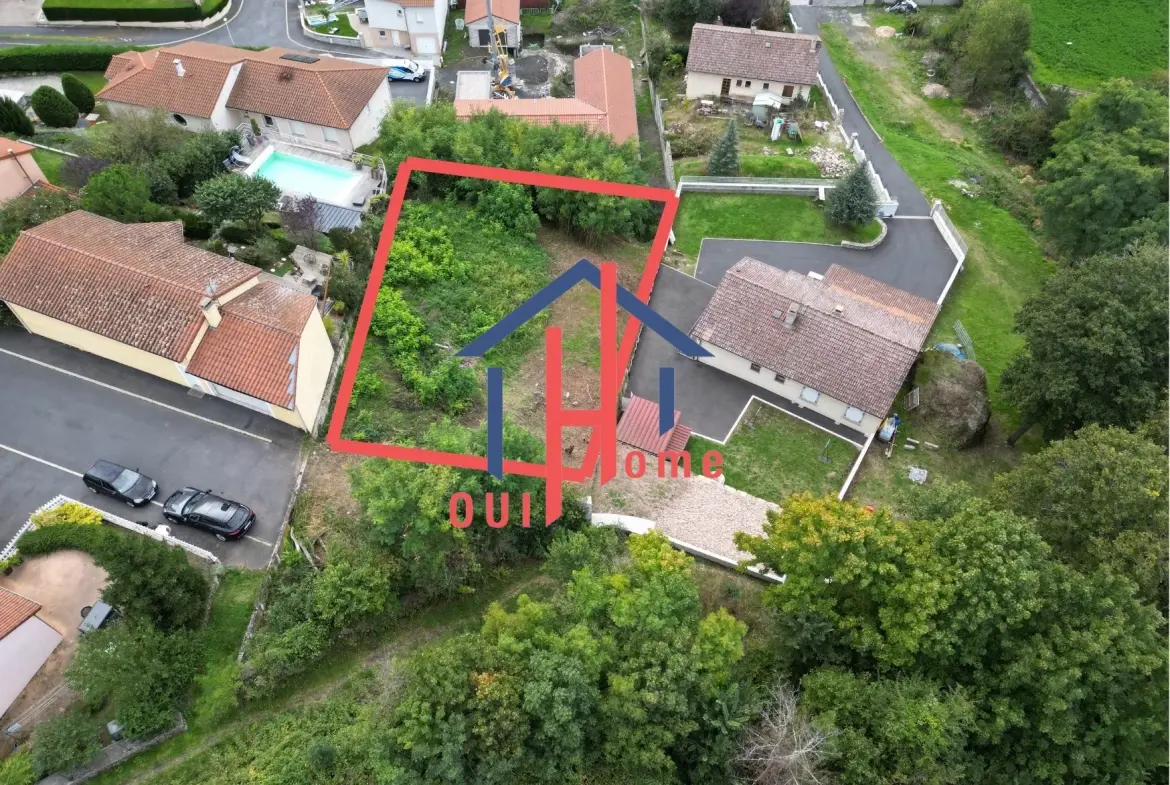 Terrain constructible avec vue panoramique à Brives-Charensac - 851m² 