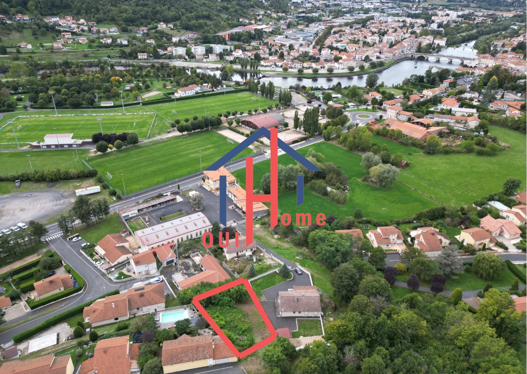 Terrain constructible avec vue panoramique à Brives-Charensac - 851m² 