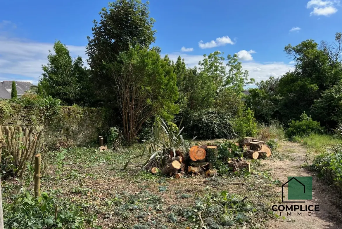 Joli terrain à bâtir de 452 m² à Saint-Etienne-de-Montluc, proche commodités et vue ensoleillée 