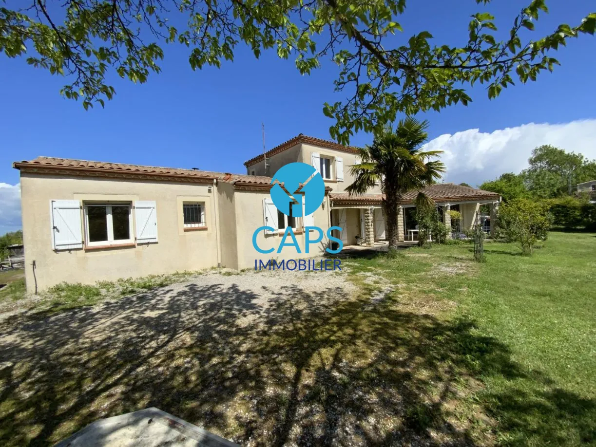 Maison à vendre à Cahors - 190 m² avec jardin de 3500 m² dans le Lot 