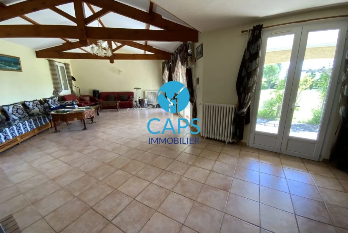 Maison à vendre à Cahors - 190 m² avec jardin de 3500 m² dans le Lot 