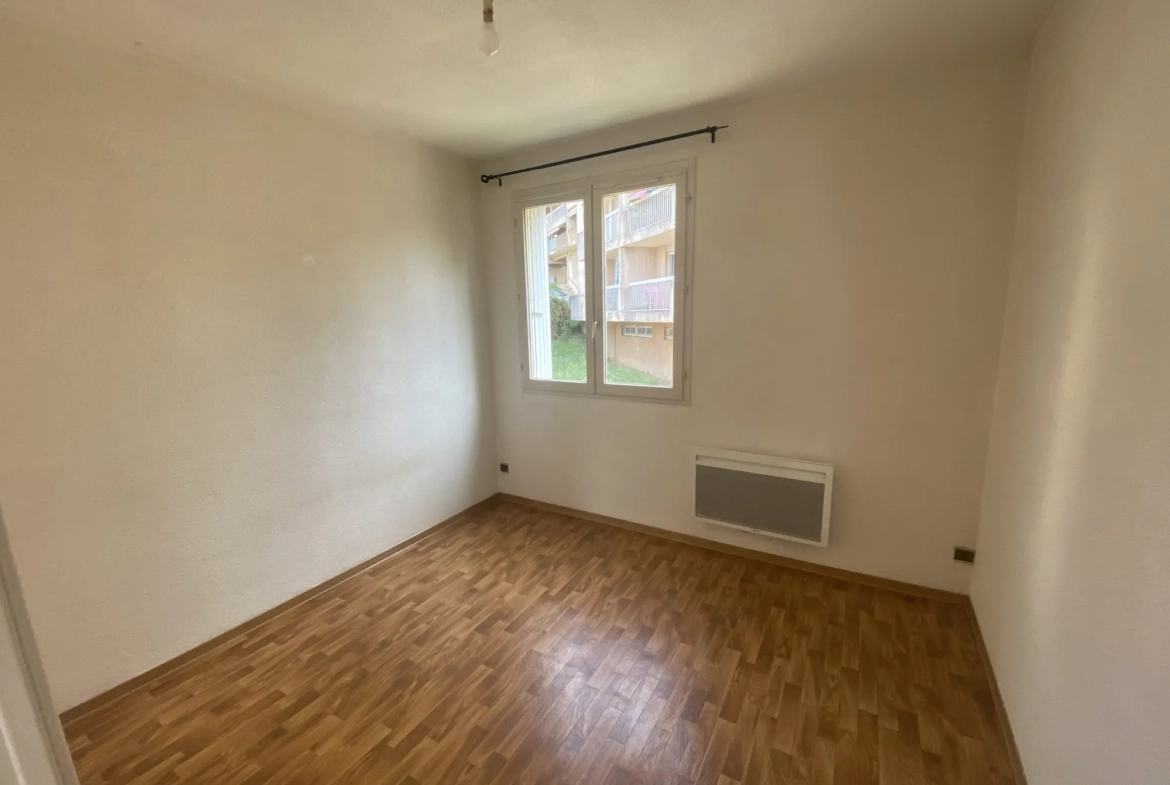 Appartement T3 lumineux avec terrasse et garage à Aubenas 