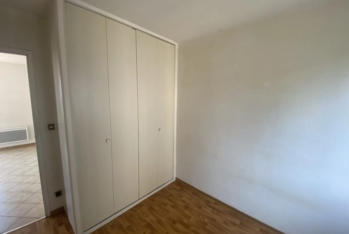 Appartement T3 lumineux avec terrasse et garage à Aubenas 