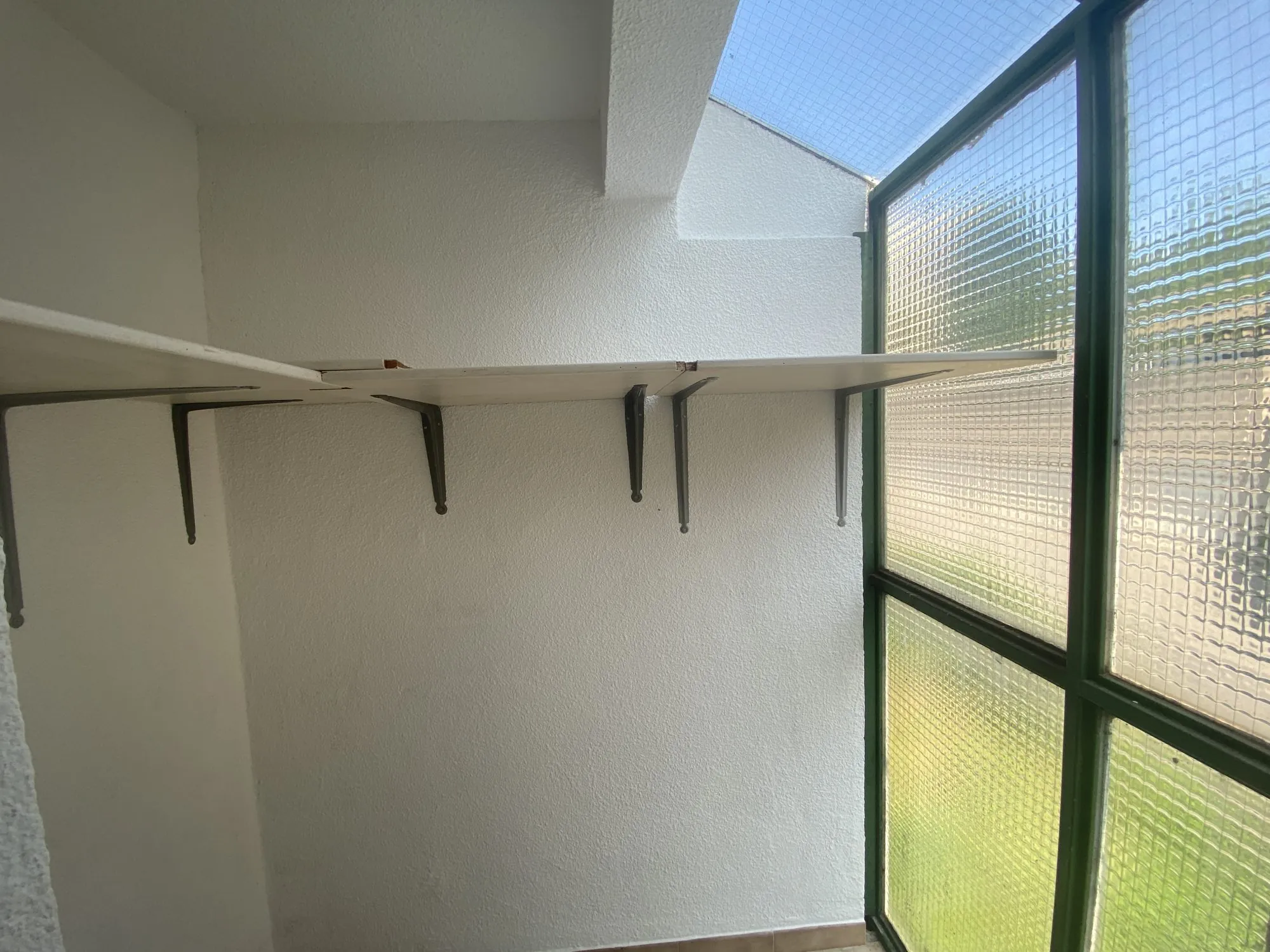 Appartement T3 lumineux avec terrasse et garage à Aubenas 