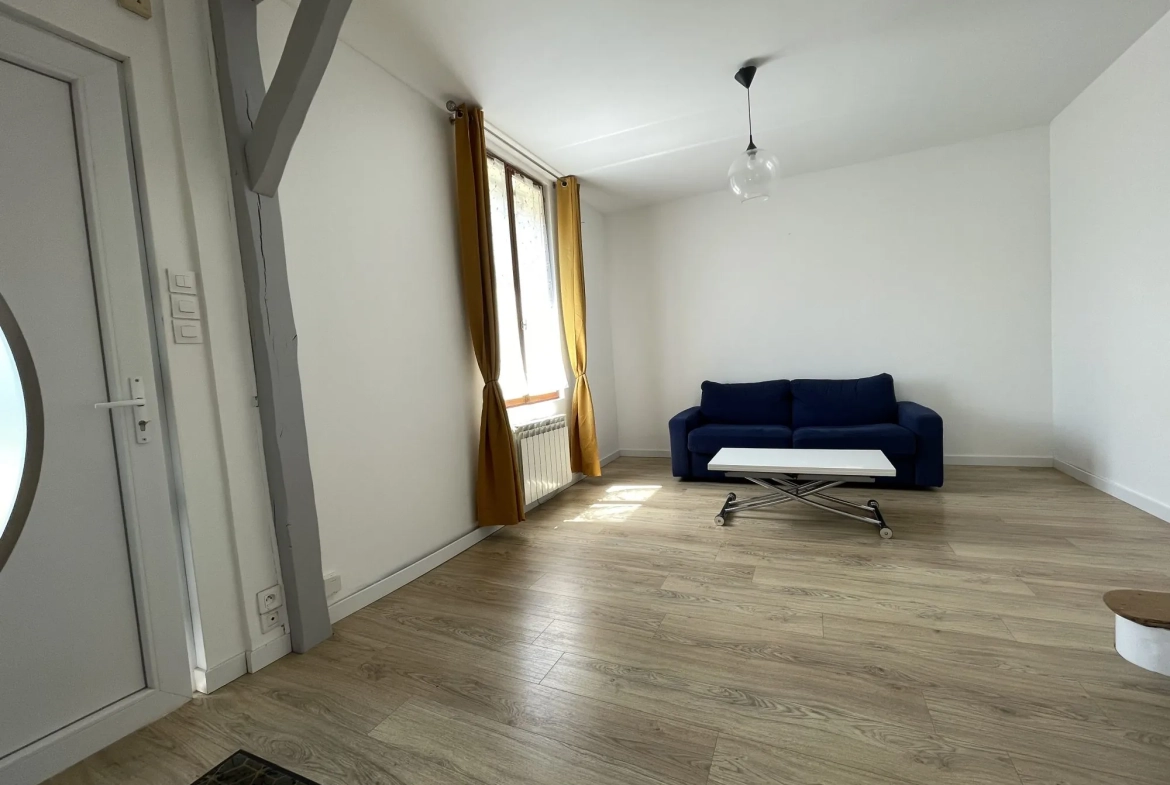 Maison à vendre de 62 m² à proximité de Lisieux avec garage et cave 