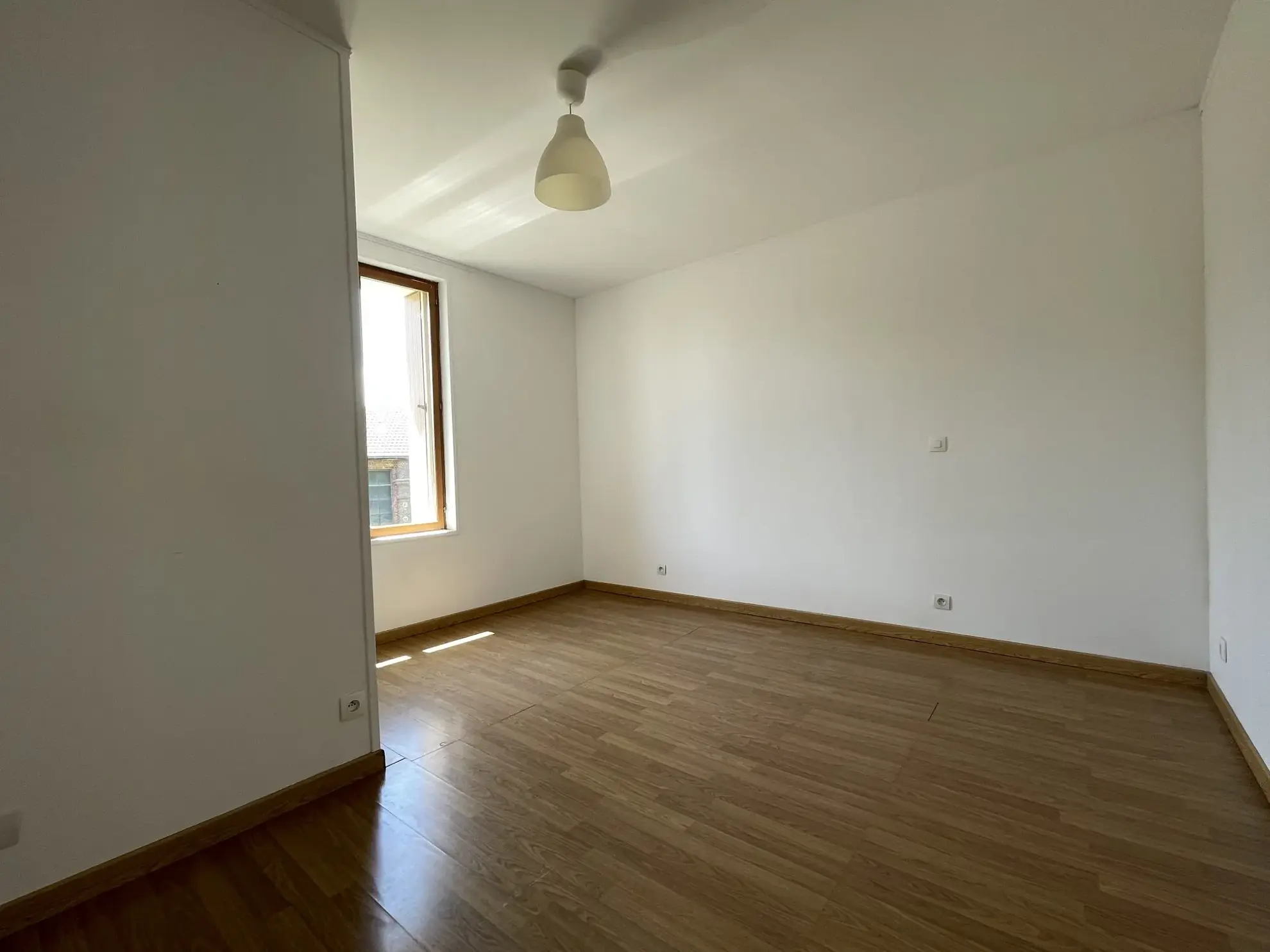Maison à vendre de 62 m² à proximité de Lisieux avec garage et cave 