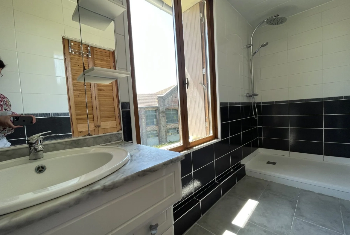 Maison à vendre de 62 m² à proximité de Lisieux avec garage et cave 