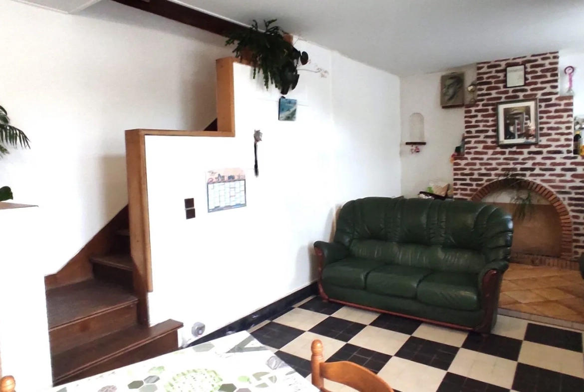 Maison familiale avec 4 chambres, jardin et accès privé à la Charente à Saint-Vaize 