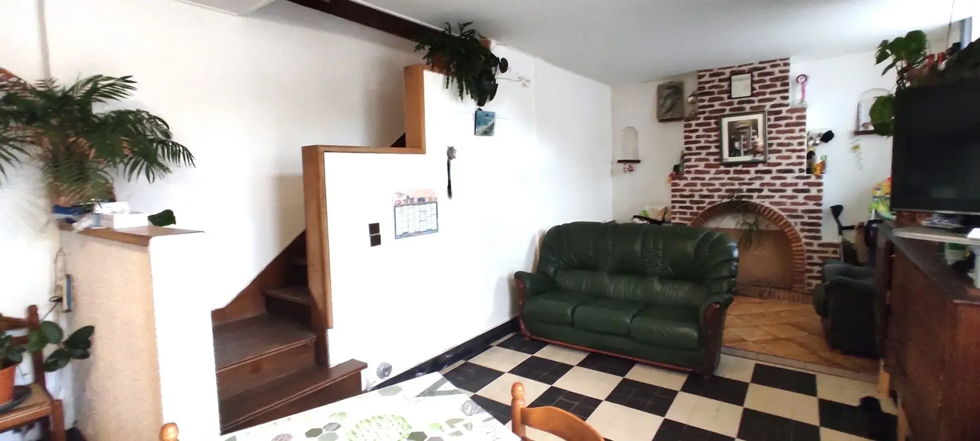Maison familiale avec 4 chambres, jardin et accès privé à la Charente à Saint-Vaize 