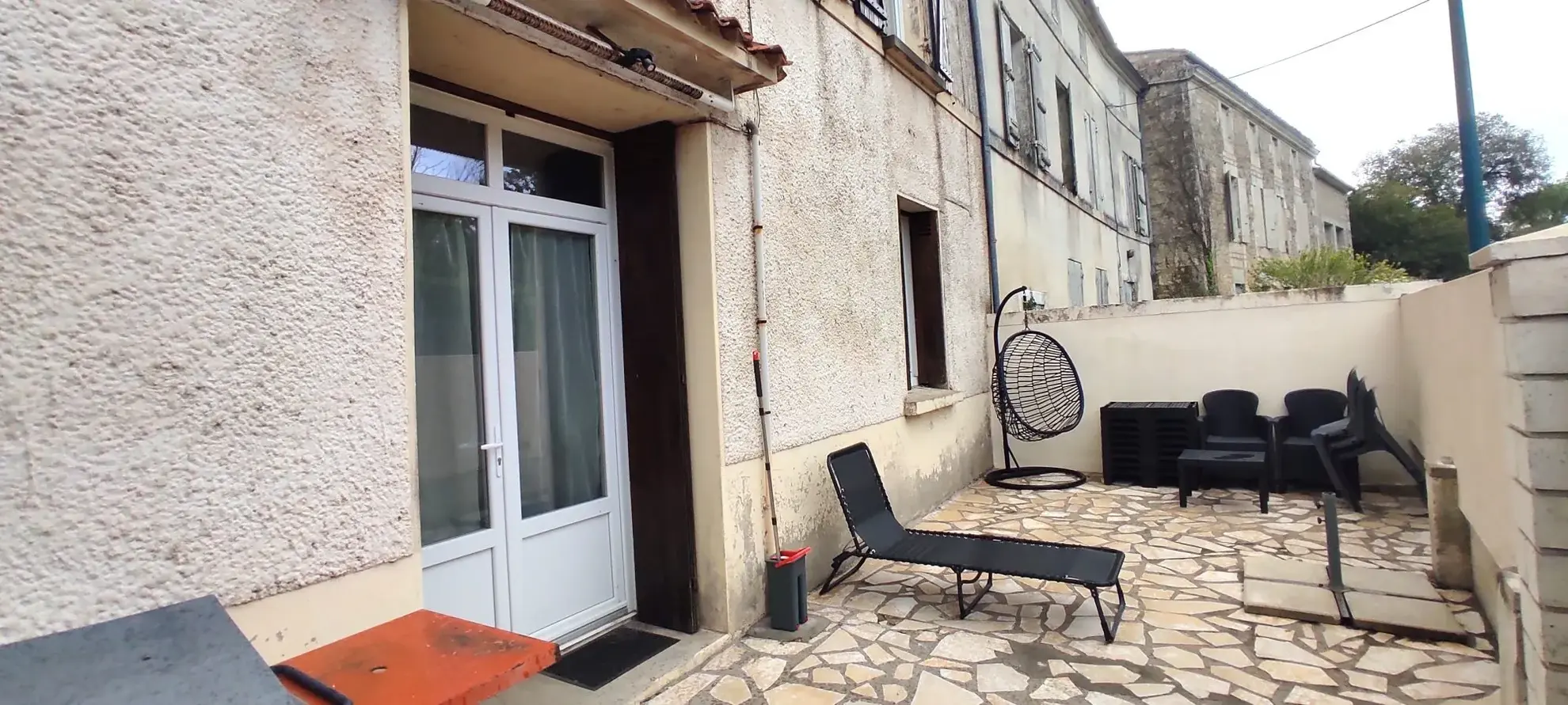 Maison familiale avec 4 chambres, jardin et accès privé à la Charente à Saint-Vaize 