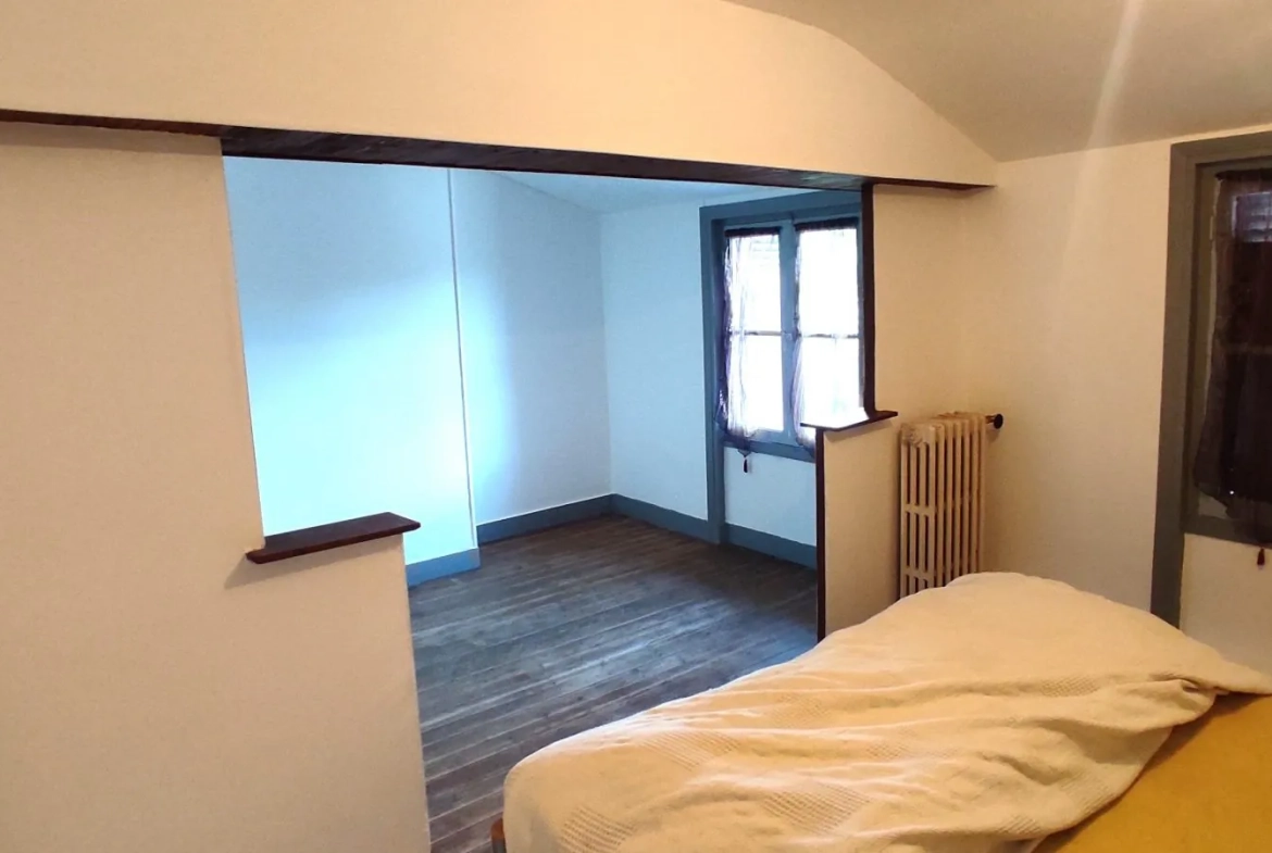 Maison familiale avec 4 chambres, jardin et accès privé à la Charente à Saint-Vaize 