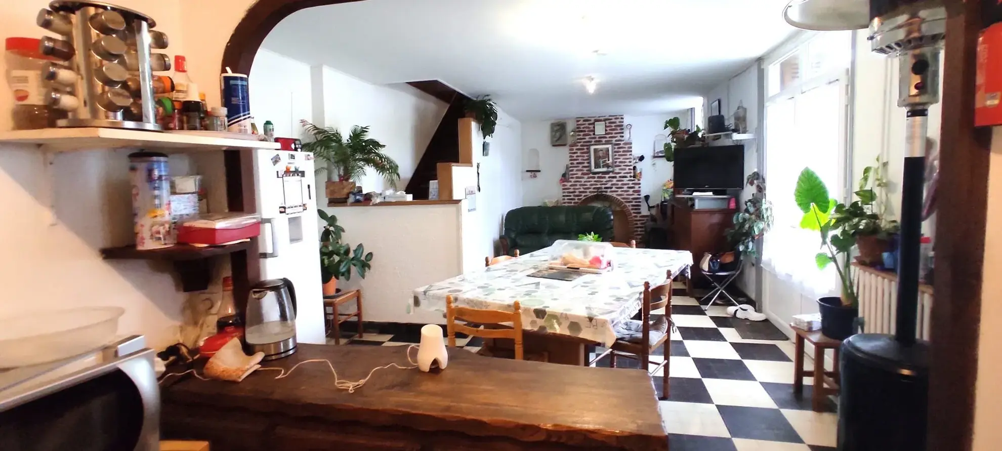 Maison familiale avec 4 chambres, jardin et accès privé à la Charente à Saint-Vaize 